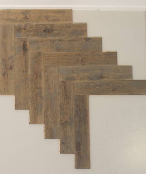 Grso plan sur parquet chêne vieilli Côte basque