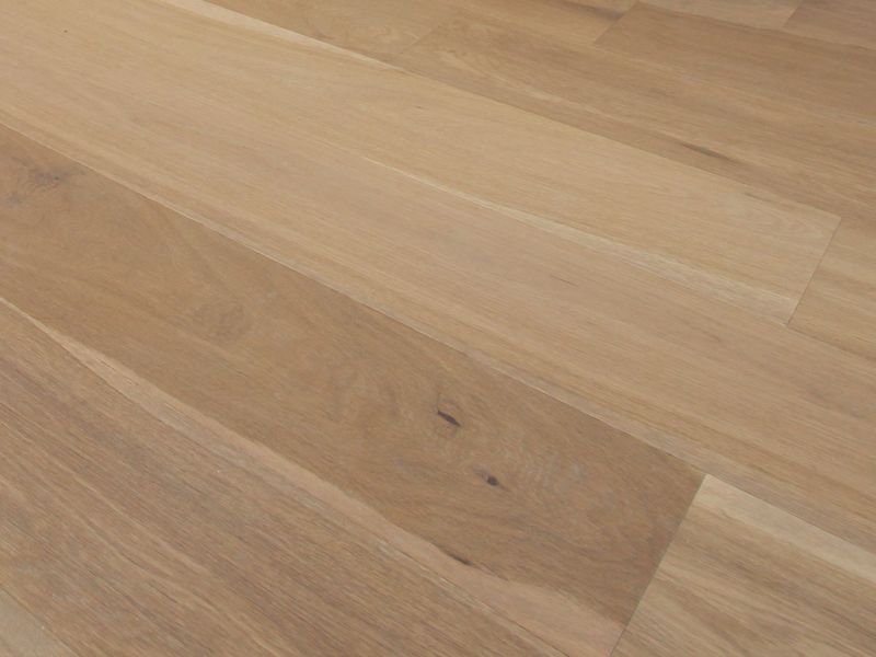 Parquet contrecollé chêne bois naturel bergamo clair huilé aspect bois brut lame 100%Bois Pays basque