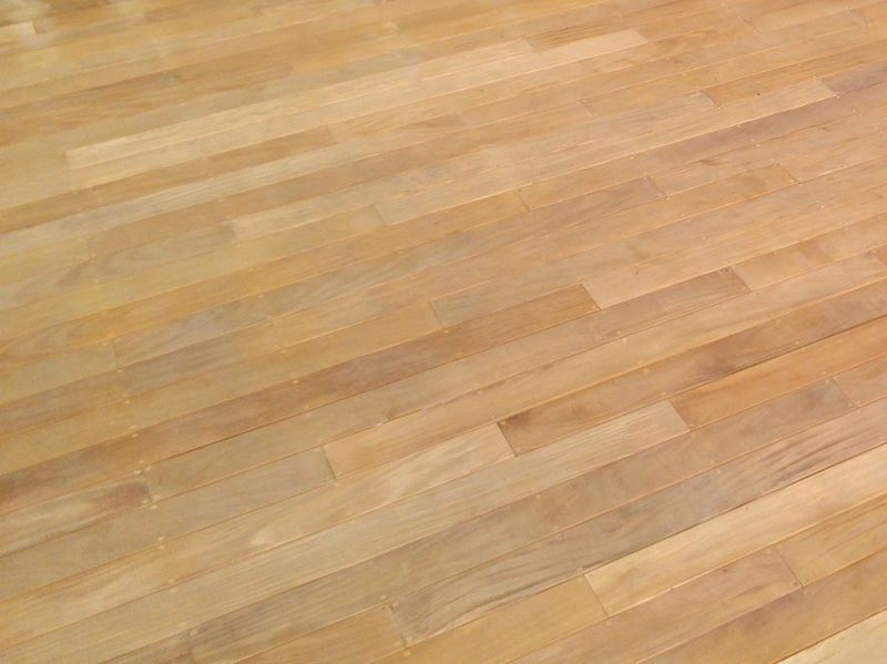 Terrasse bois Garapa lame dorée pour extérieur